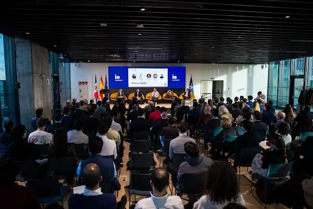 ponencia centrada en las relaciones comerciales bilaterales, bajo el título México–España: Claves para invertir y hacer negocio