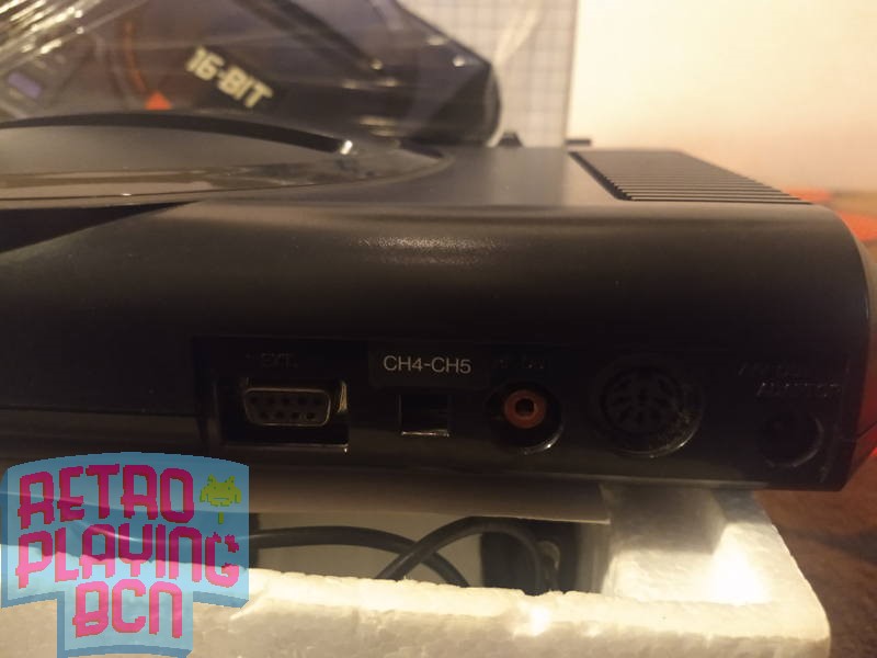parte trasera megadrive pal asia
