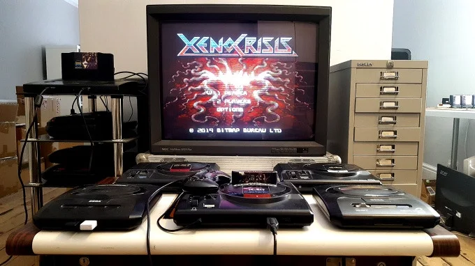 Xenocrisis funcionando en una megadrive Megadrive con xeno crisis funcionando