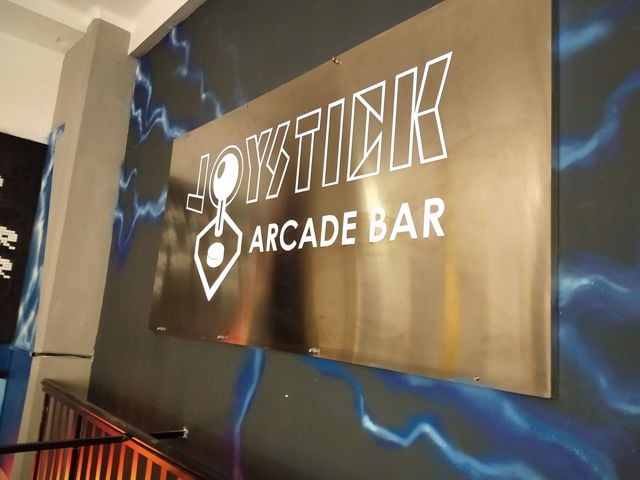 joystick bar praga salón arcade