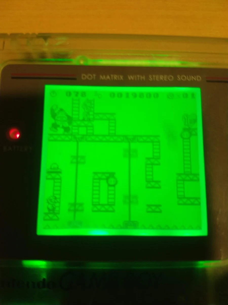 game boy con instalacion chip bivert y retroiluminación